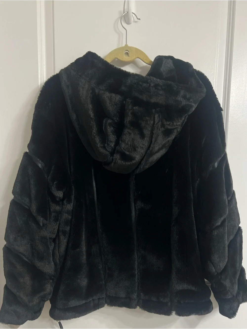 NEW ALO Yoga Black Faux-Fur Hooded Puffer Jacket Size XS